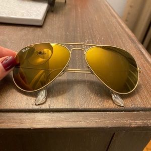 Ray Ban - RB3025 large frame. Gold mirrored